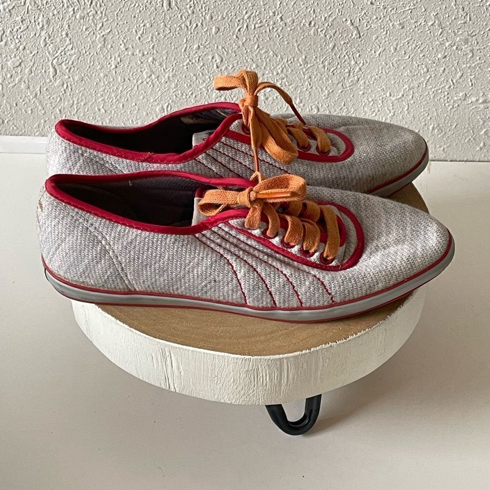 Vintage Candies Womens Lace up Gray and Red Sneakers Size5 - 5.5